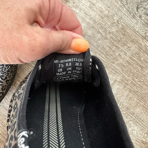 Women’s Keds Sneakers / Tennis Shoes, Size 7 1/2 - Picture 6 of 8